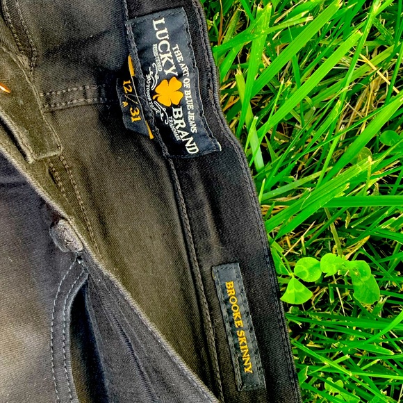 {Lucky Brand} Black Distressed Skinny Jeans - Picture 4 of 6